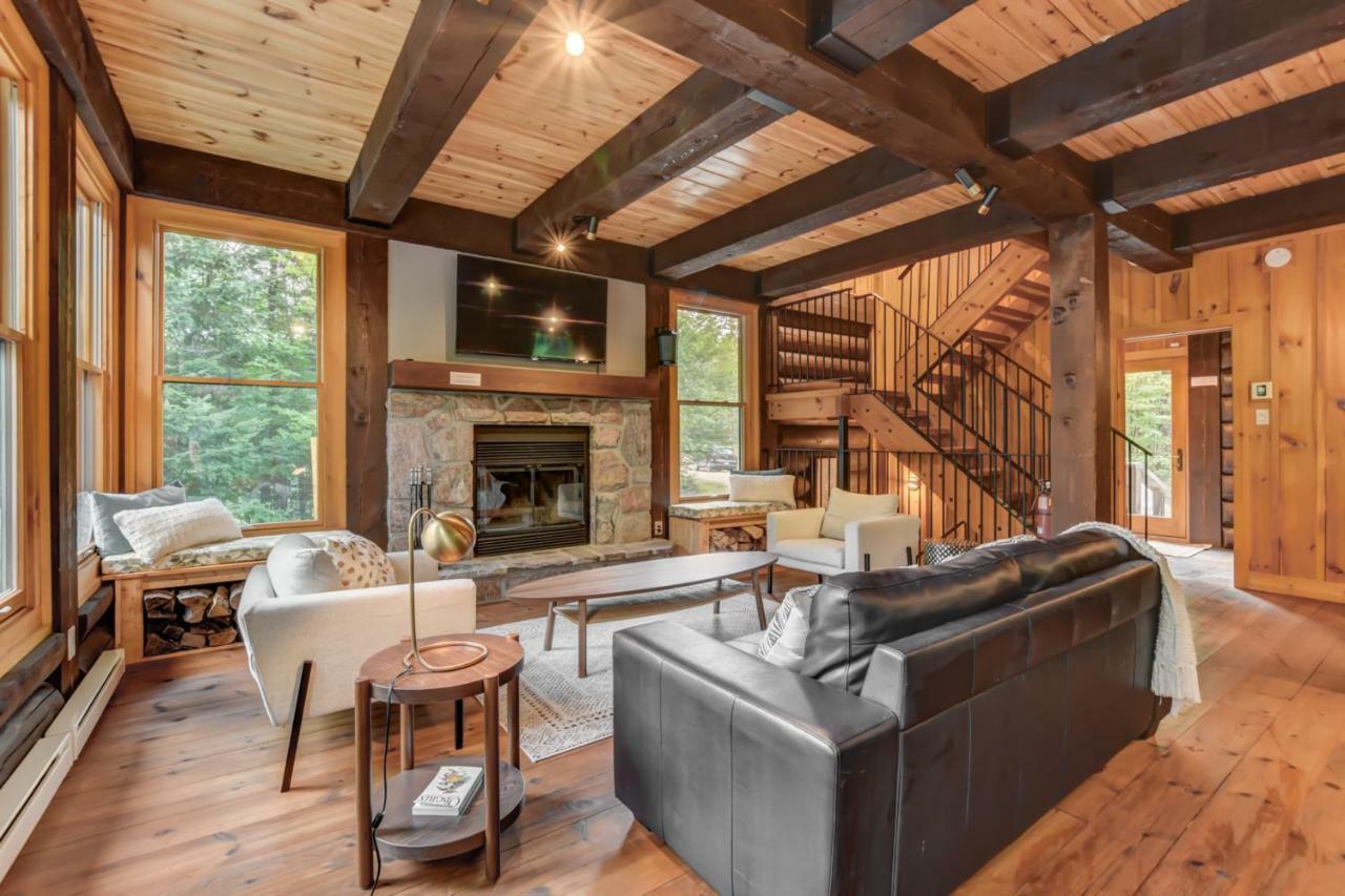 Chic Log Chalet With Hot Tub - Mont-Tremblant North Side By Reserver.Ca Lac-Superieur Eksteriør billede