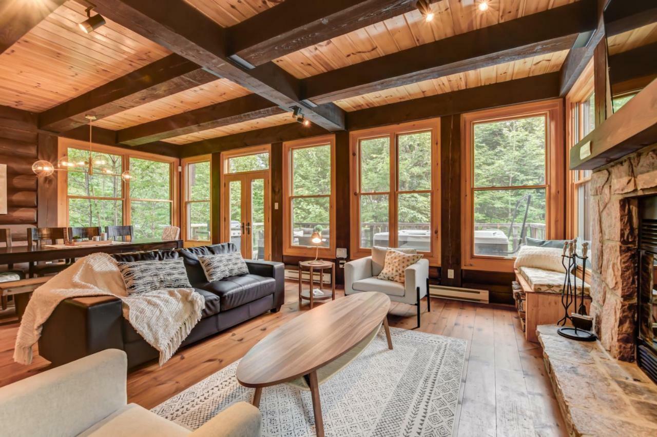 Chic Log Chalet With Hot Tub - Mont-Tremblant North Side By Reserver.Ca Lac-Superieur Eksteriør billede