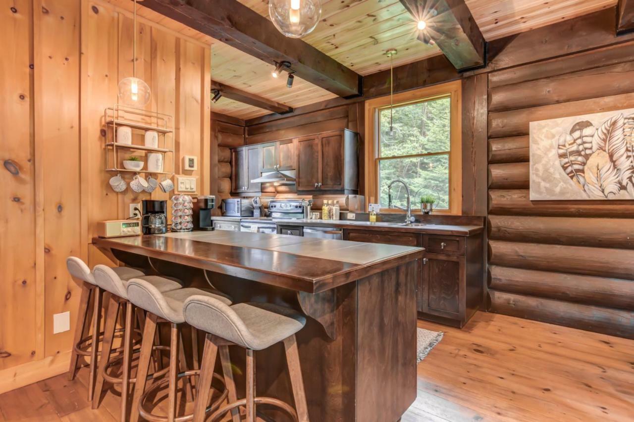 Chic Log Chalet With Hot Tub - Mont-Tremblant North Side By Reserver.Ca Lac-Superieur Eksteriør billede
