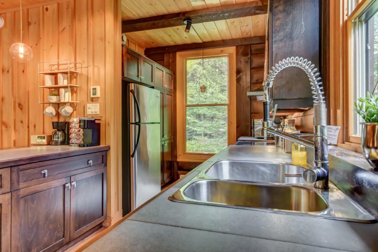 Chic Log Chalet With Hot Tub - Mont-Tremblant North Side By Reserver.Ca Lac-Superieur Eksteriør billede