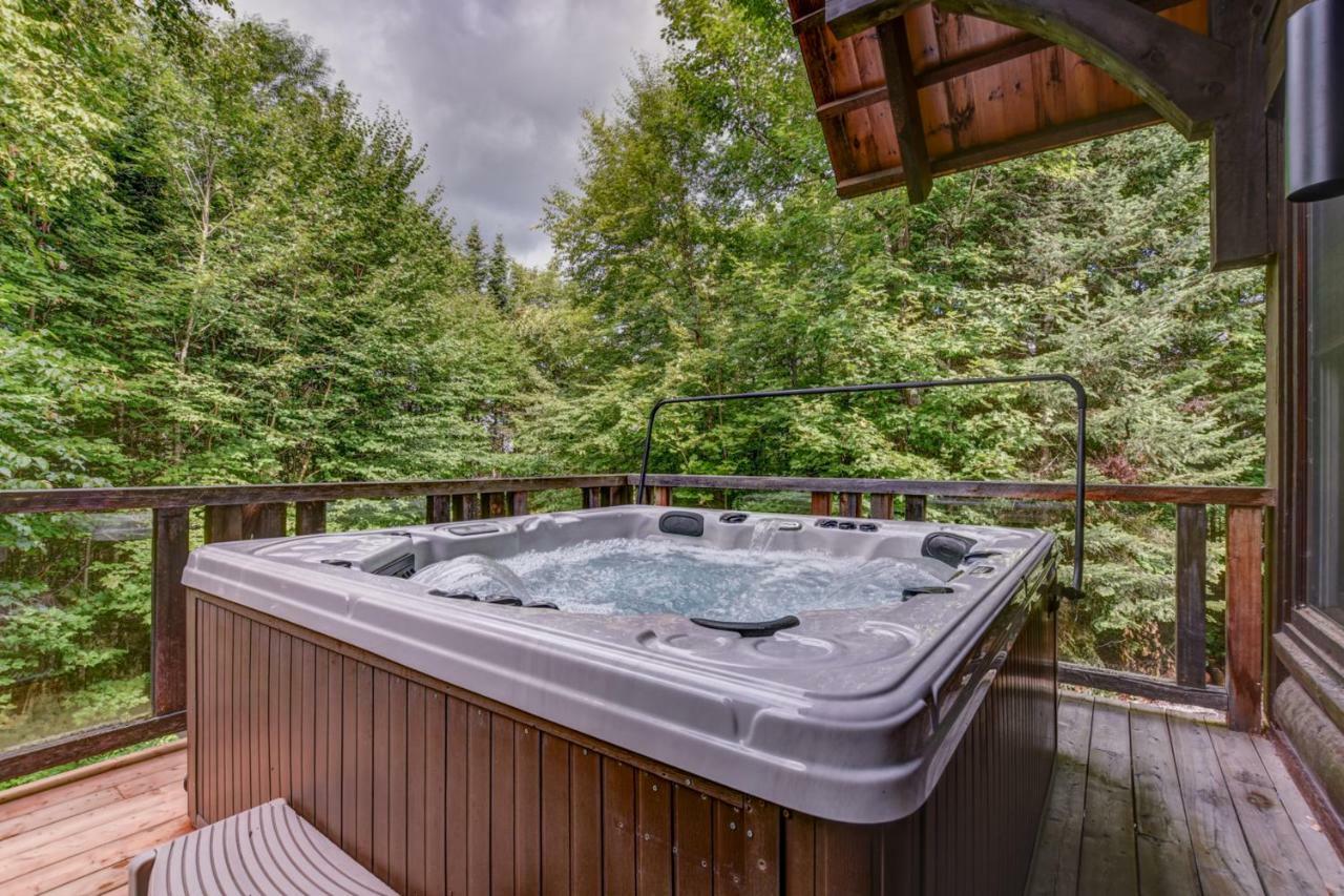 Chic Log Chalet With Hot Tub - Mont-Tremblant North Side By Reserver.Ca Lac-Superieur Eksteriør billede