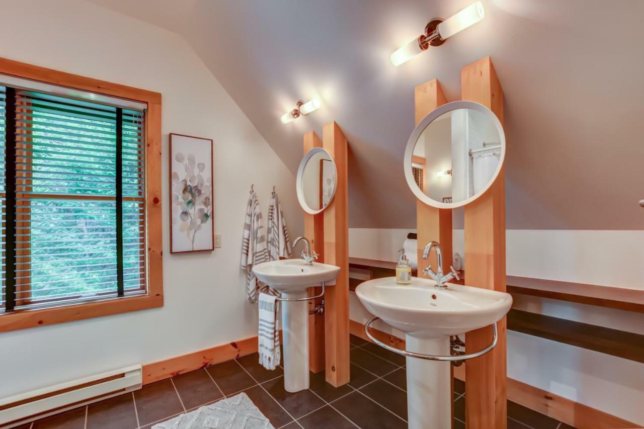 Chic Log Chalet With Hot Tub - Mont-Tremblant North Side By Reserver.Ca Lac-Superieur Eksteriør billede